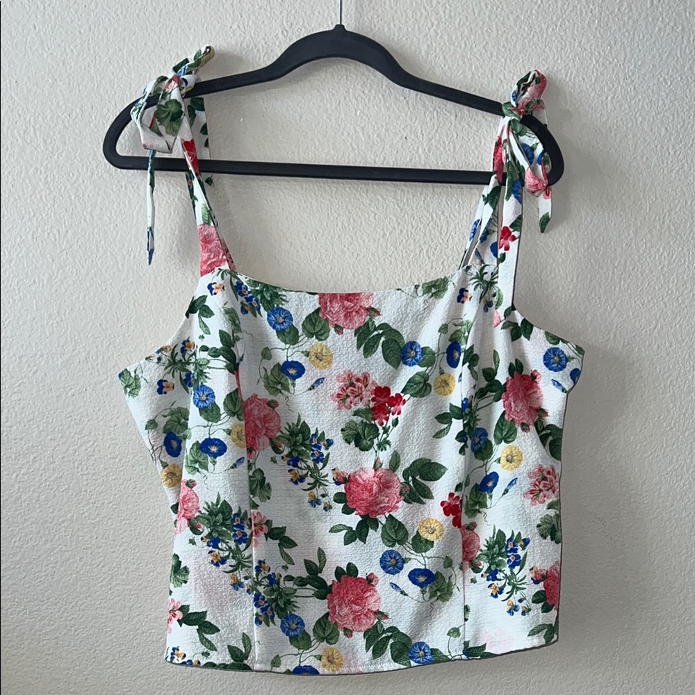 Old Navy Floral Print Women's tank Top. Size xl